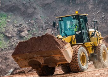 بلدية نابلس تبدأ بإعادة تأهيل ملاعب نادي أهلي بلاطة