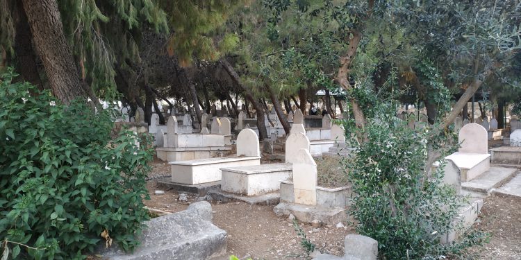 مقبرة العمود - بلاطة البلد